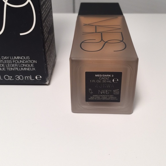 NARS All Day Luminous Foundation in shade: Cadiz - Picture 3 of 4